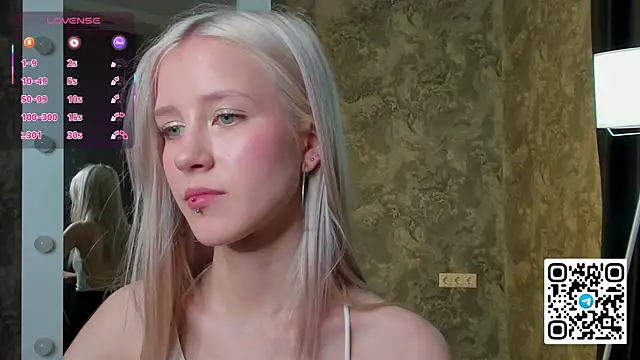 Anellyball live cam on StripChat