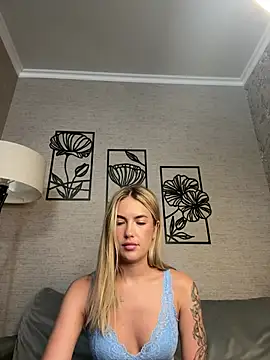 xXKelly_bonb0nXx live cam on StripChat