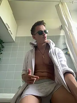 Toyjungee's live cam