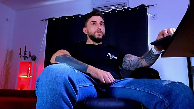 MightyAaron66 webcam