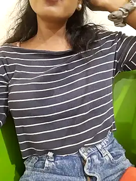 Navya6879 webcam
