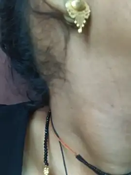 Mohni_love webcam