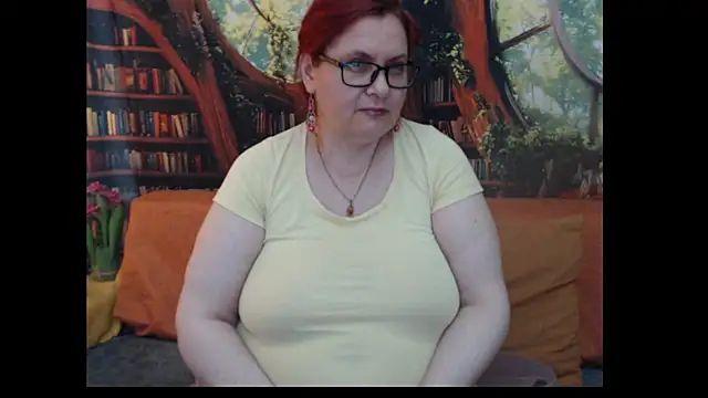 PlayfullMature webcam