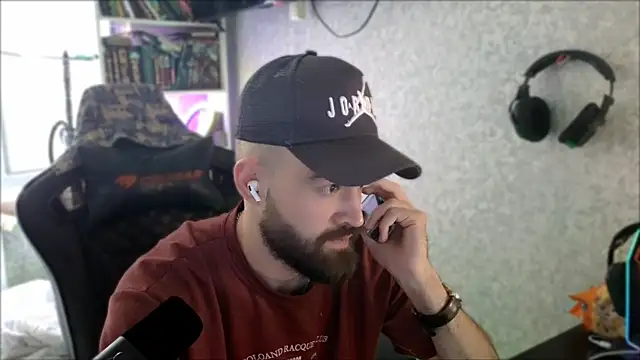 _Serious_Man webcam