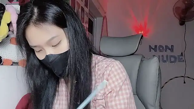 Tieu-May live sex cam