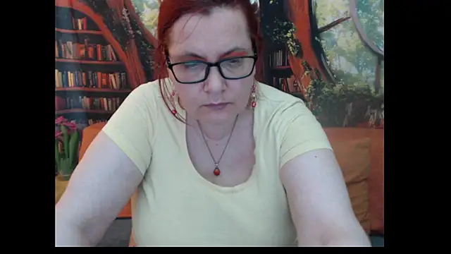 PlayfullMature webcam