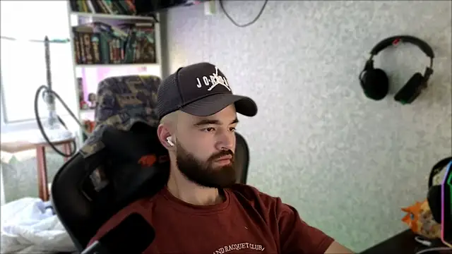 _Serious_Man webcam