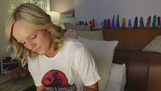 Taylorlove303 webcam