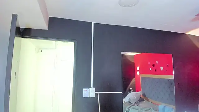 YayaHilton webcam