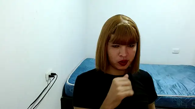 estefania224 webcam