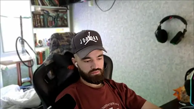 _Serious_Man webcam
