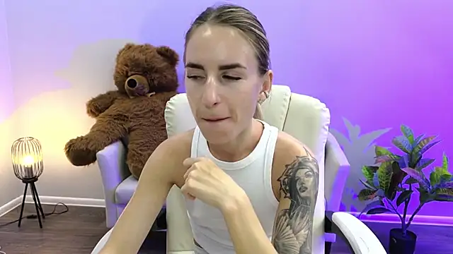 DeboraHorny webcam