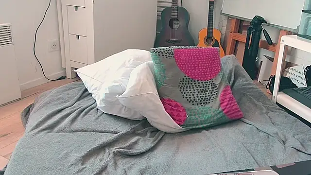 CeriseLapine webcam