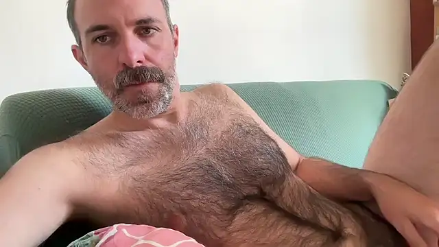 Brianjonest live cam on StripChat