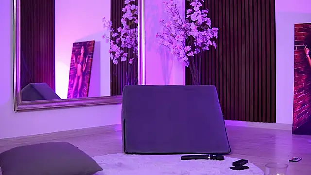VanessaSimon webcam