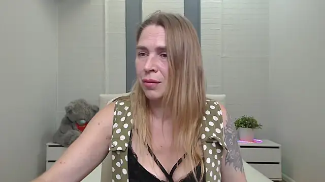TessaDaybreak webcam