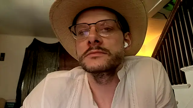 MasterDaddyCool live cam on StripChat