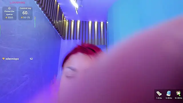 NahomiRichards_ webcam