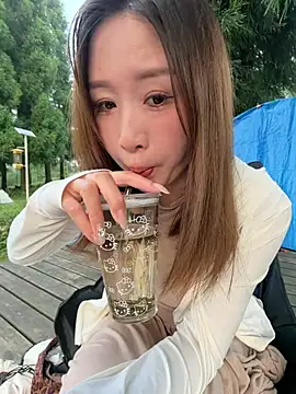 qin205205 webcam