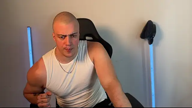 Telenok1 live cam on StripChat