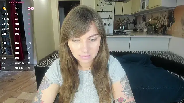 StacyTigerr live cam on StripChat