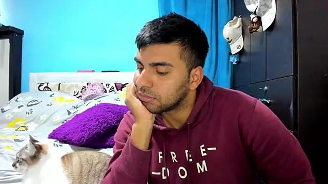 LazyandSniffer28 webcam