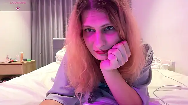 AlicePinkhead webcam