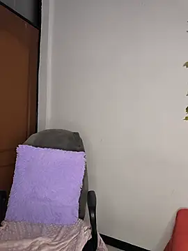 Coralinne__ webcam