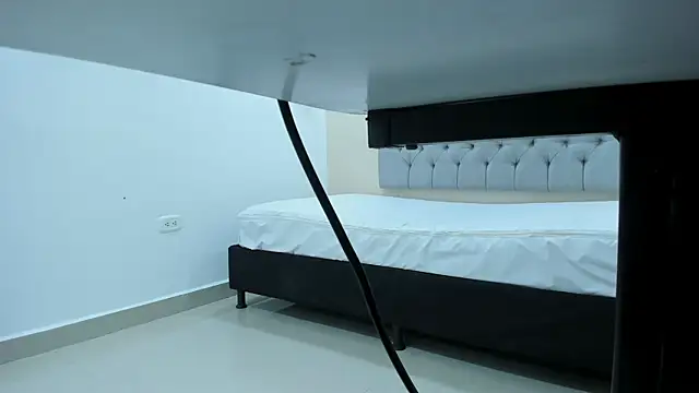Kym_Moon webcam