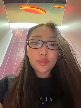 trytomakememoam webcam