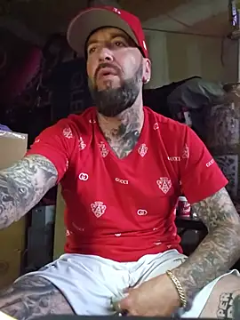Beardedtattood webcam