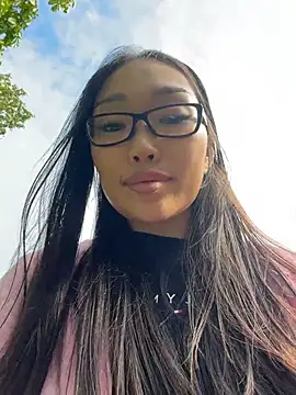 trytomakememoam webcam
