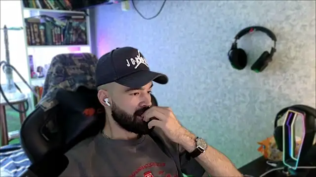 _Serious_Man webcam
