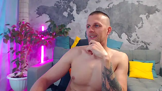 VikingChrisss live cam on StripChat
