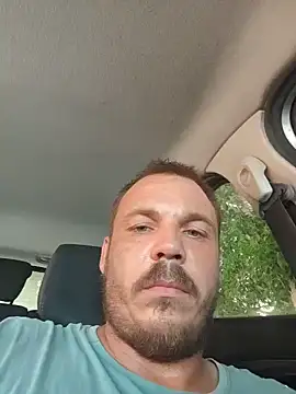 WadedGuzzling webcam
