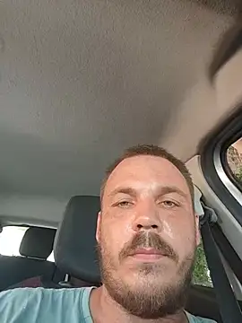 WadedGuzzling webcam
