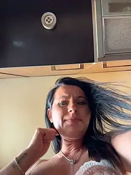 Hotmomcheckk_