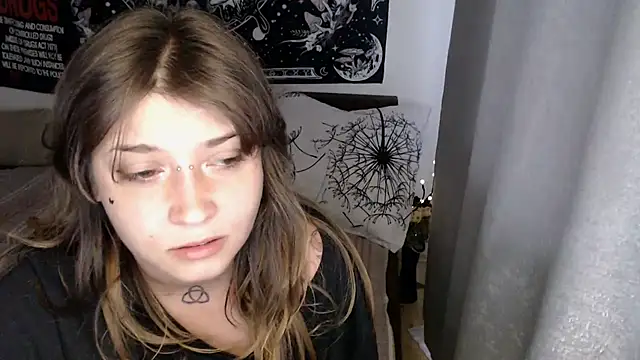 AlienforTwenty webcam