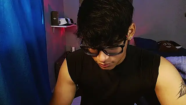 Mr_yisuzz webcam
