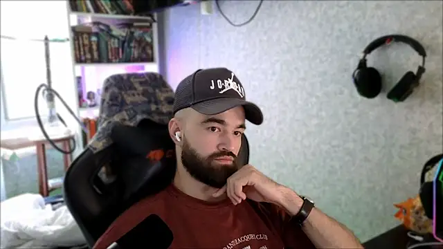 _Serious_Man webcam