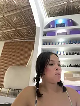 Yasmina_Noir webcam