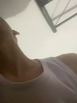 Latinos_2001 live cam