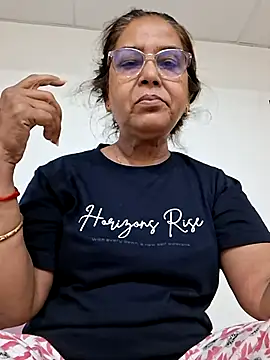 Priya-696