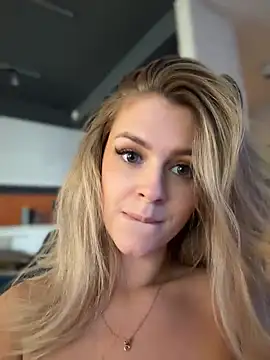 Love_Bri webcam