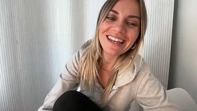Milla__one webcam