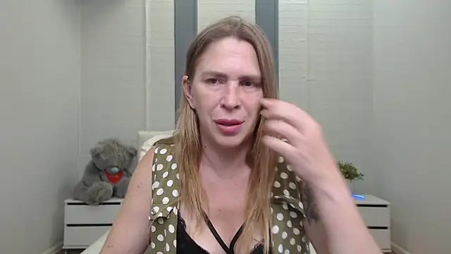 TessaDaybreak webcam