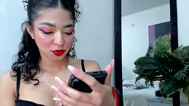Aronandmoli69 webcam