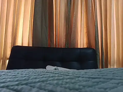 MiaIsabela_ webcam