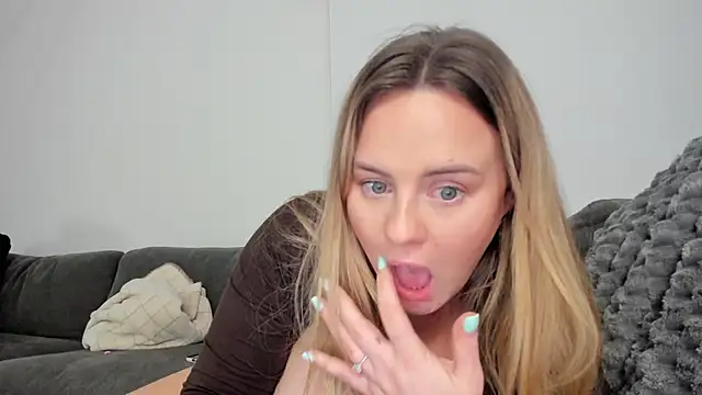 bigboobybaby@xh webcam