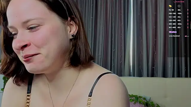 nelly_sweeti live sex cam